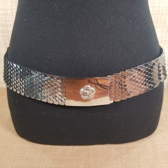 Vintage Metal Fish Scale Stretch Silver Belt - Picture 2 of 9
